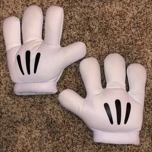 Mickey Mouse – Mickey Mitts Plush Gloves